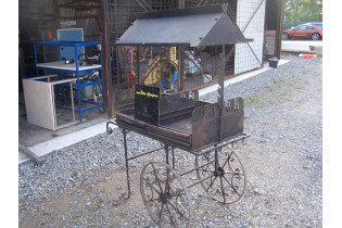 Antiker Grillwagen