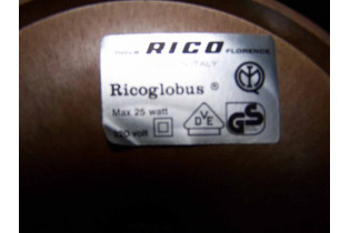 Rico Globus beleuchtet